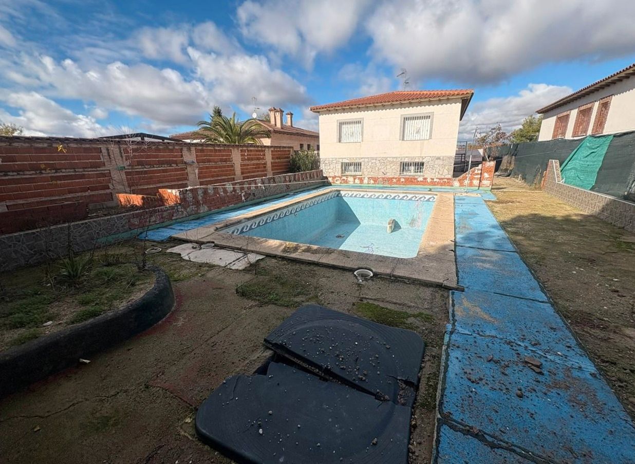Swimming pool of House or chalet for sale in Huecas  with Storage room and Swimming Pool
