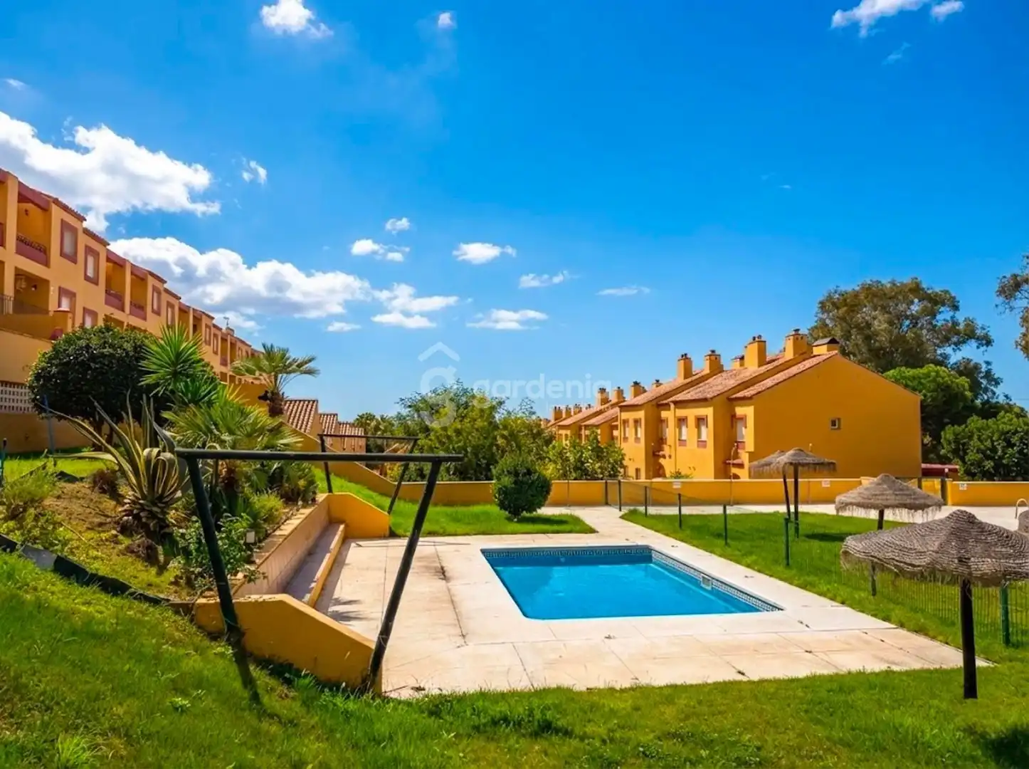 Garten von Einfamilien-Reihenhaus zum Verkauf in Islantilla mit Privatgarten und Terrasse