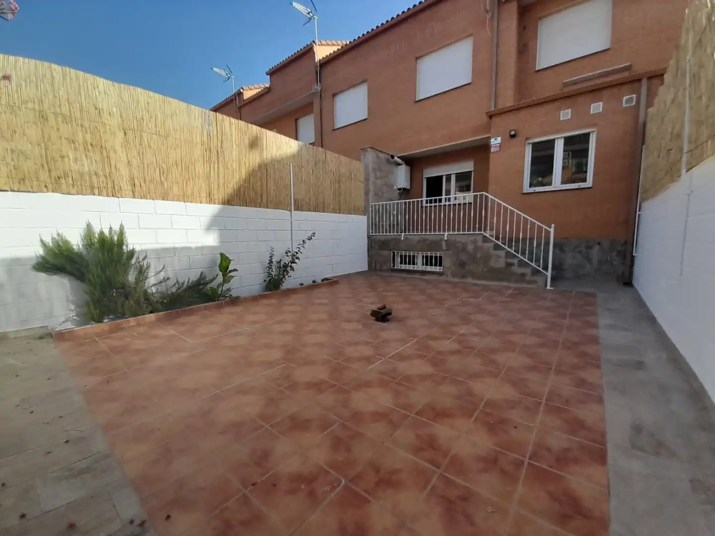Vista exterior de Casa o xalet en venda en Puertollano amb Calefacció, Terrassa i Traster