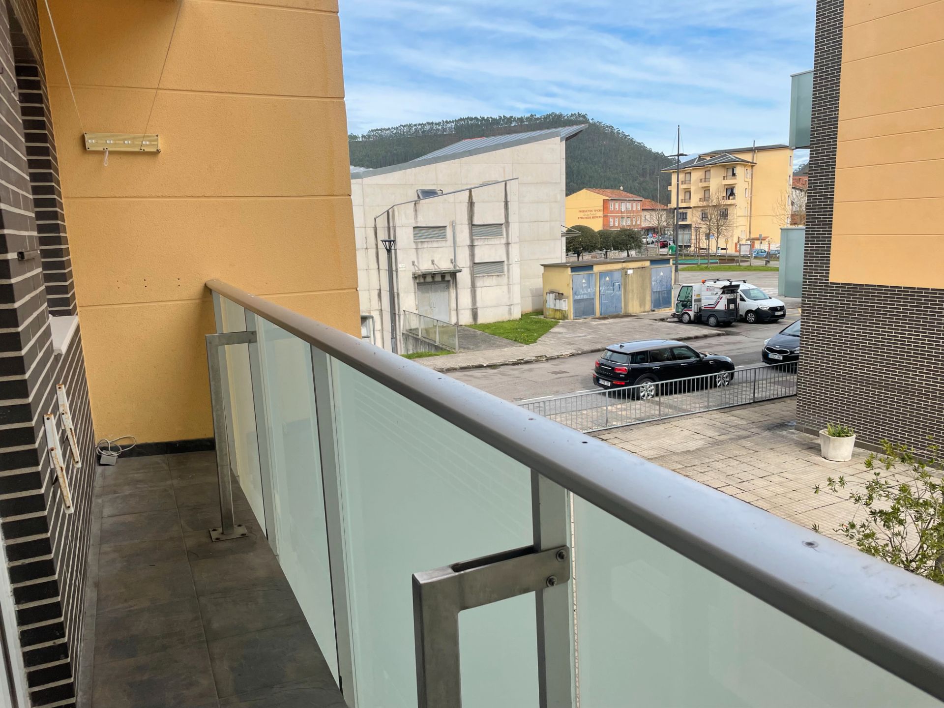 Vista exterior de Pis en venda en Val de San Vicente  amb Calefacció, Traster i Moblat