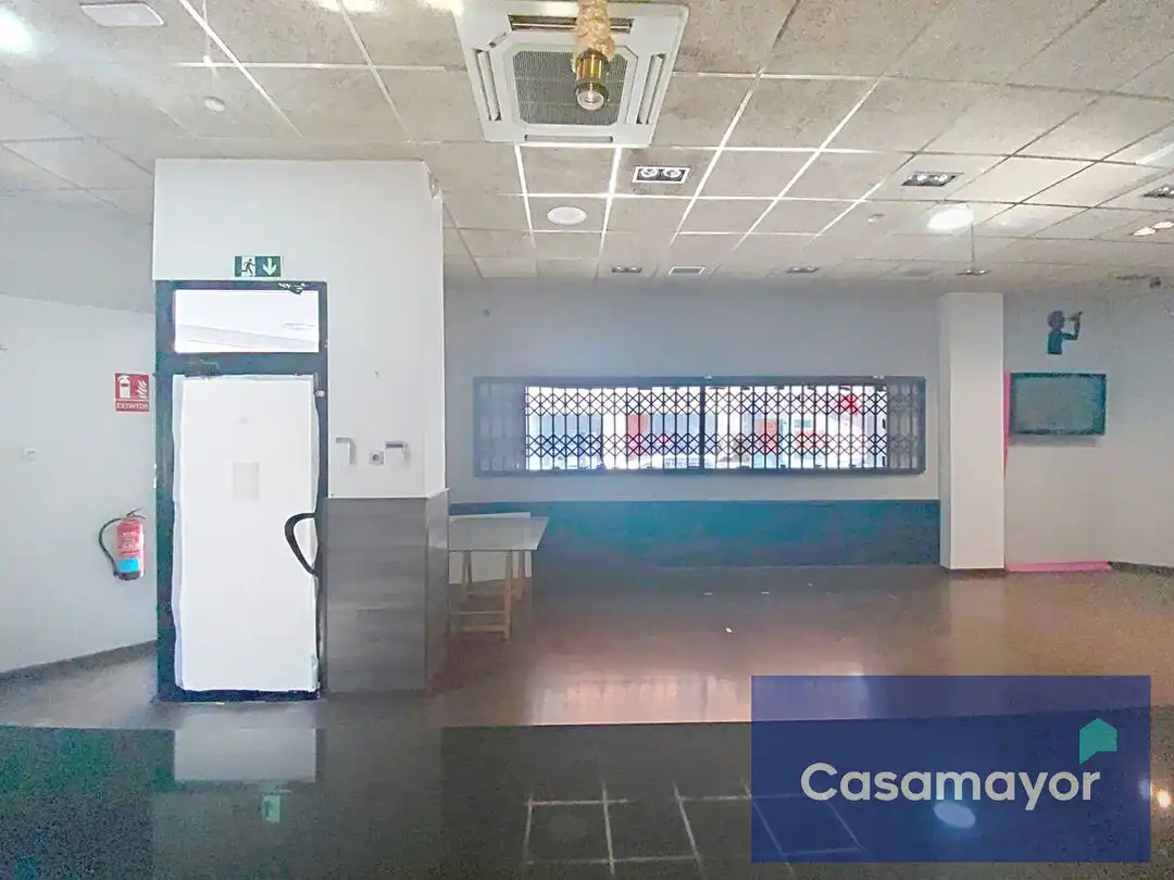 Local en venta en Alicante / Alacant con Aire acondicionado