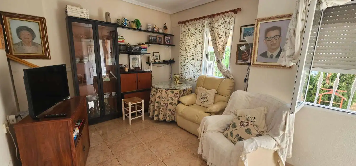 Wohnzimmer von Einfamilien-Reihenhaus zum Verkauf in Torrevieja mit Terrasse, Möbliert und Alarm
