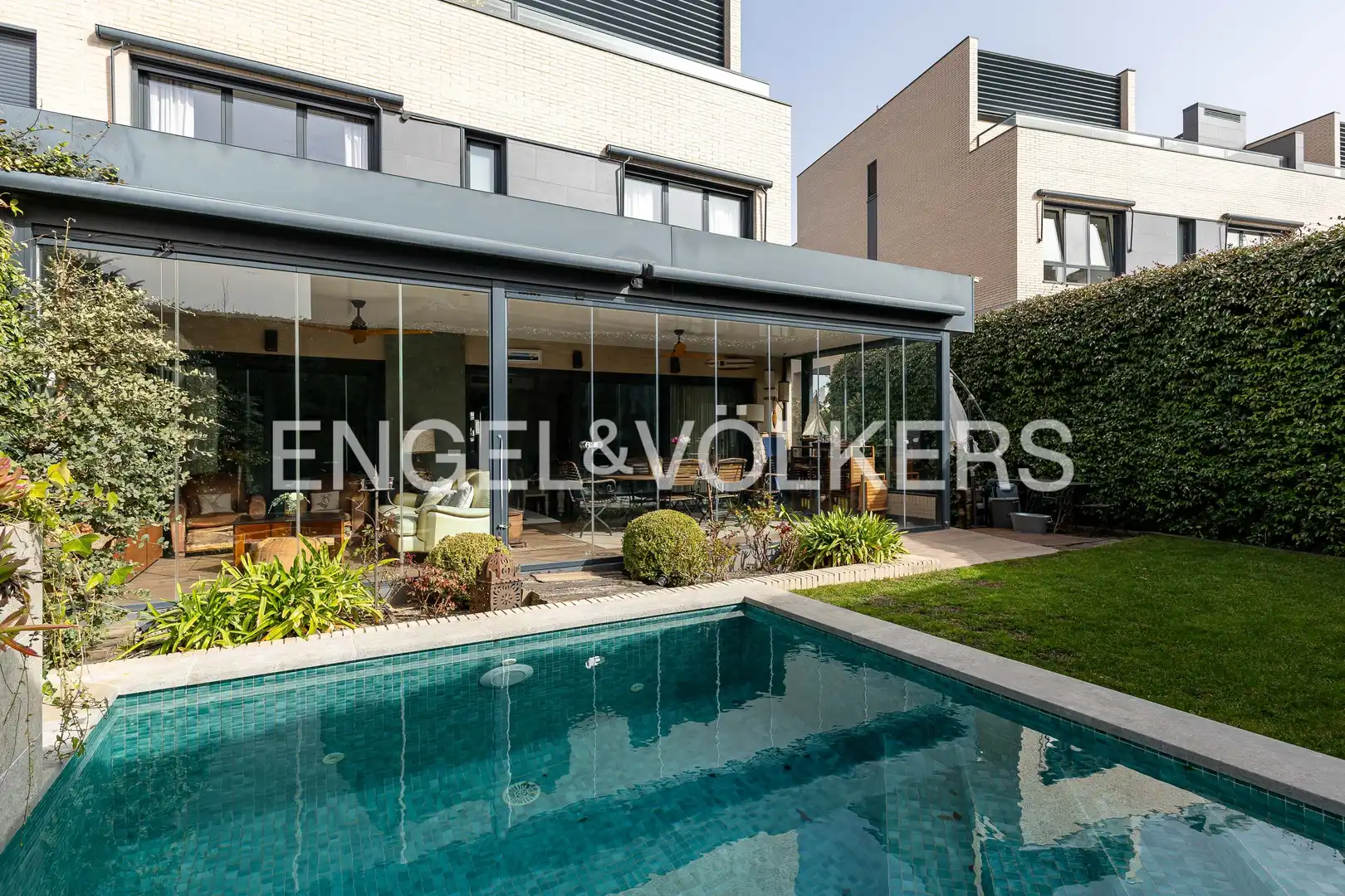 Terraza de Casa adosada en venta en Madrid con Aire acondicionado, Calefacción y Jardín privado