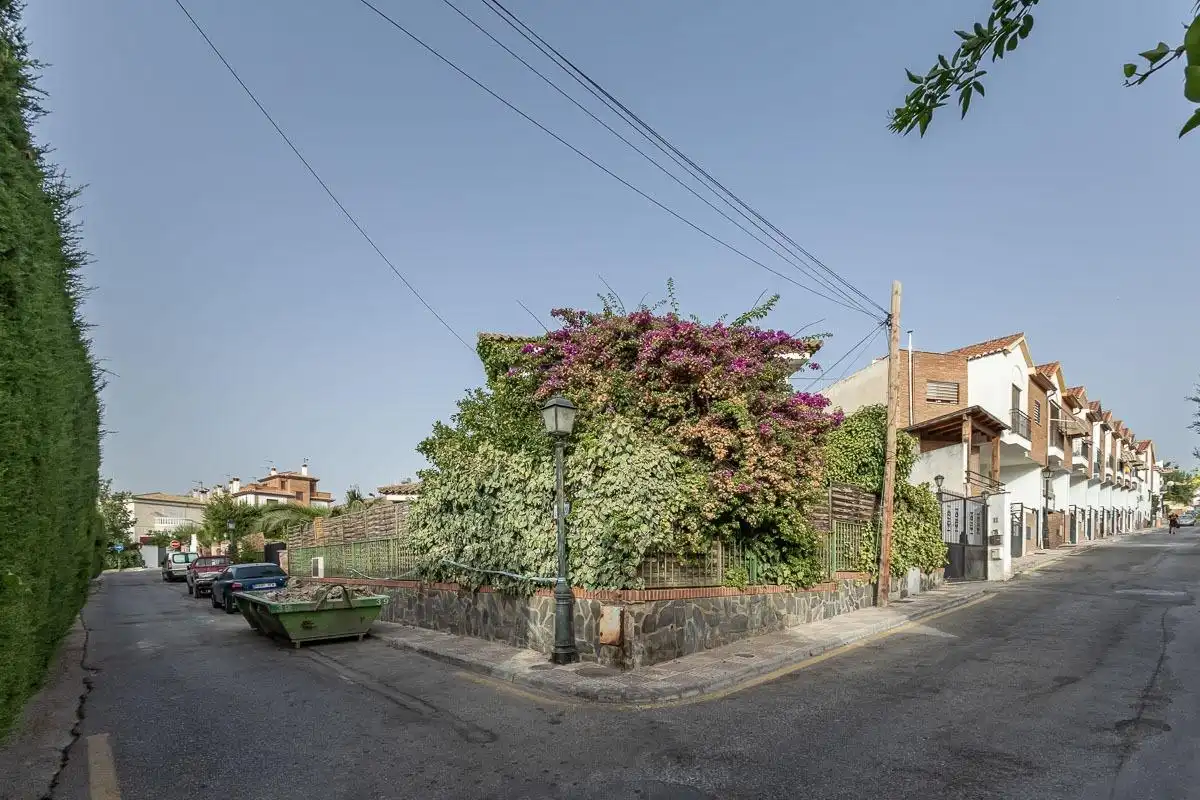Vista exterior de Casa o chalet en venta en Cájar con Calefacción, Jardín privado y Piscina