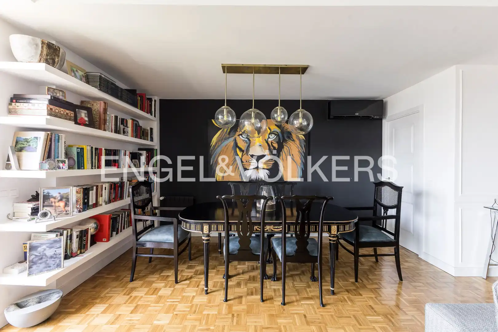 Dining room of Flat for sale in Madrid  with Air Conditioner, Heating and Parquet flooring