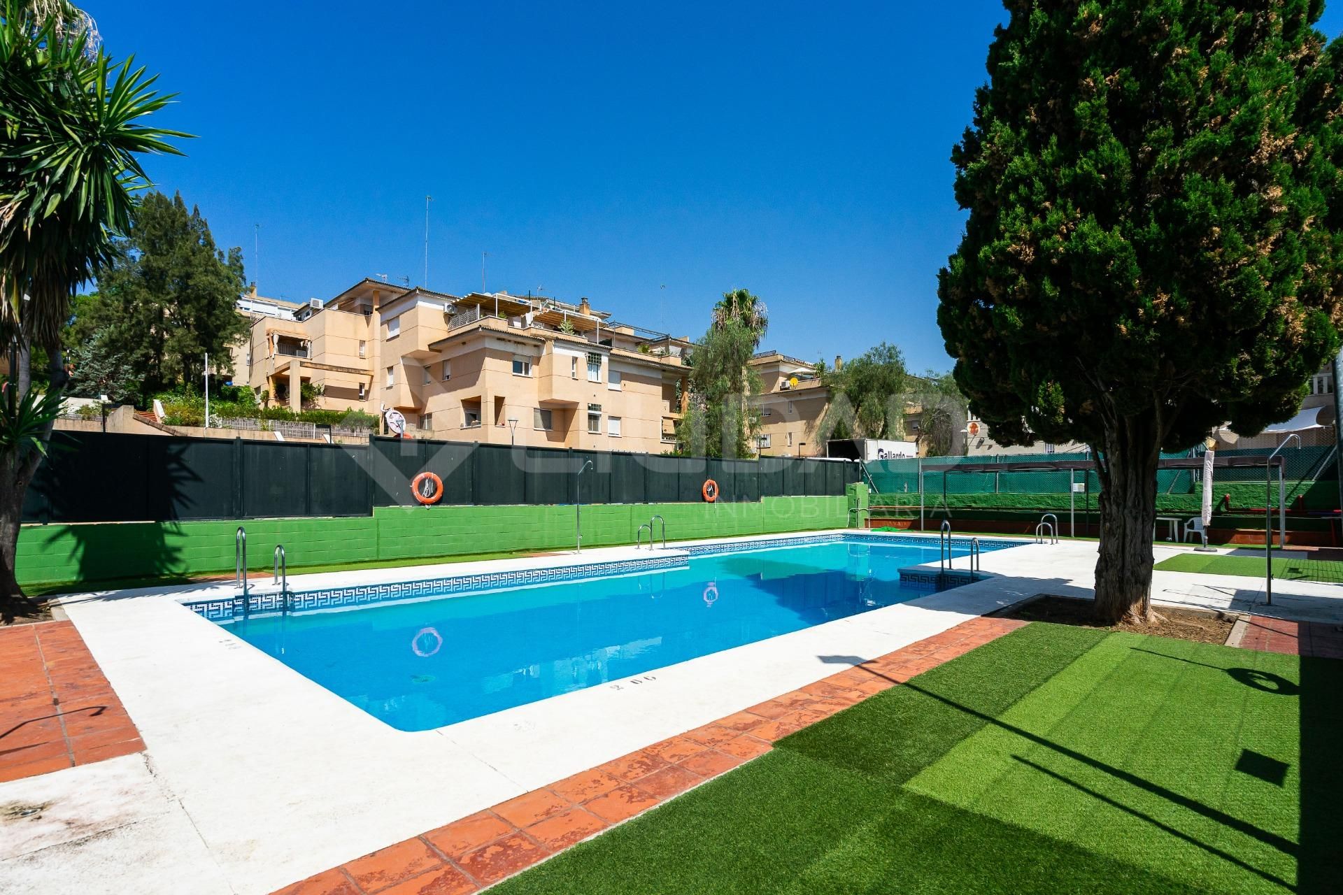 Garden of Flat for sale in Tomares  with Air Conditioner, Terrace and Community pool