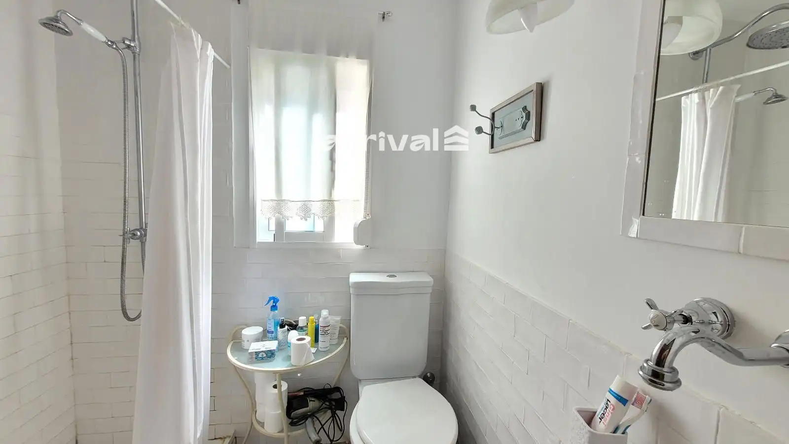 Badezimmer von Wohnung zur untervermieten in Valencia mit Klimaanlage, Möbliert und Waschmaschine