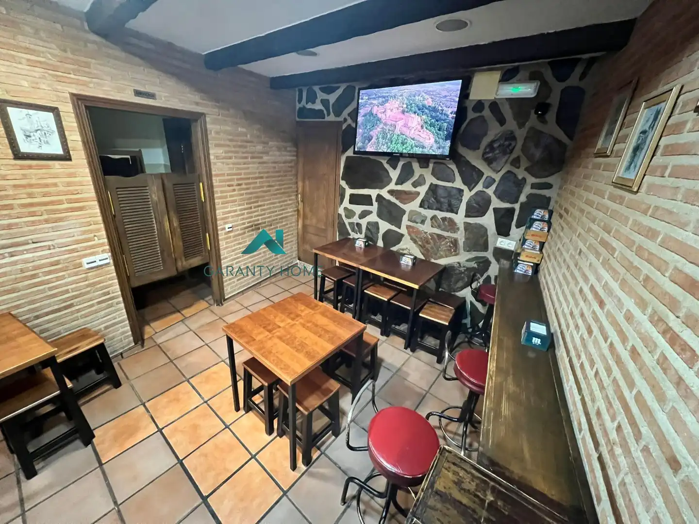 Commercial properties for sale in Burguillos de Toledo  with Air Conditioner