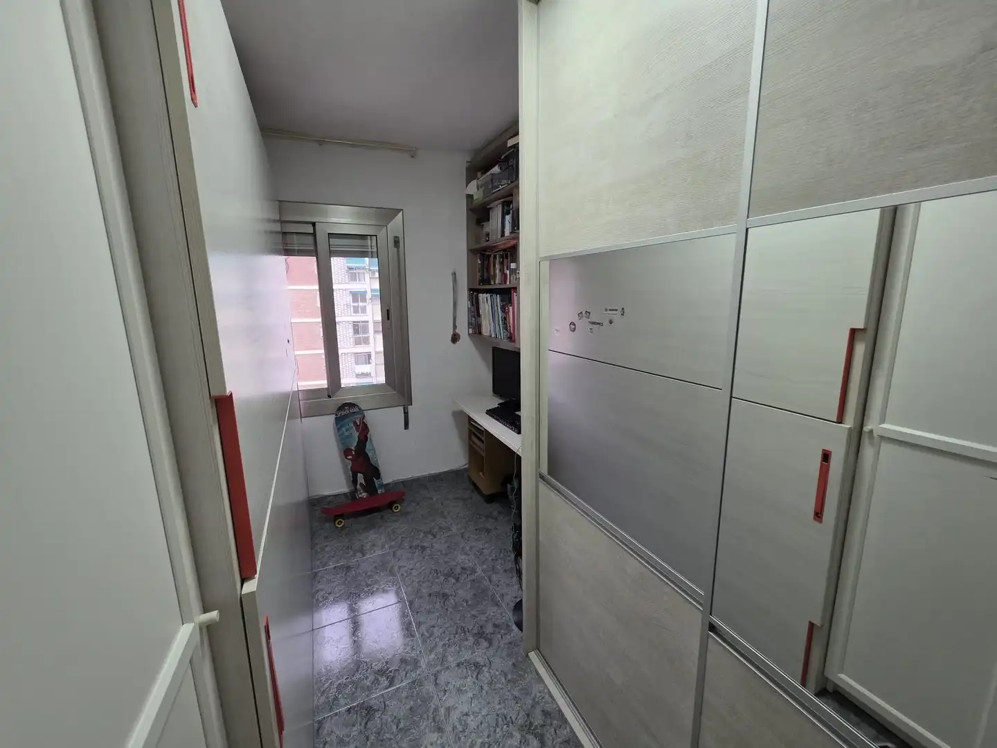 Wohnung zum Verkauf in Cornellà de Llobregat mit Klimaanlage, Heizung und Möbliert