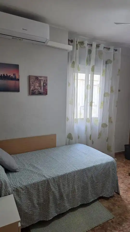 Habitación de Piso para compartir en Moncada con Aire acondicionado, Calefacción y Amueblado