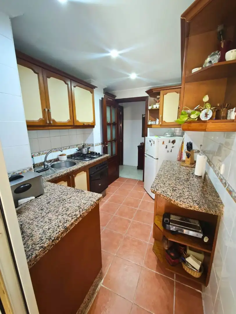 Küche von Wohnung zum Verkauf in Bormujos mit Terrasse