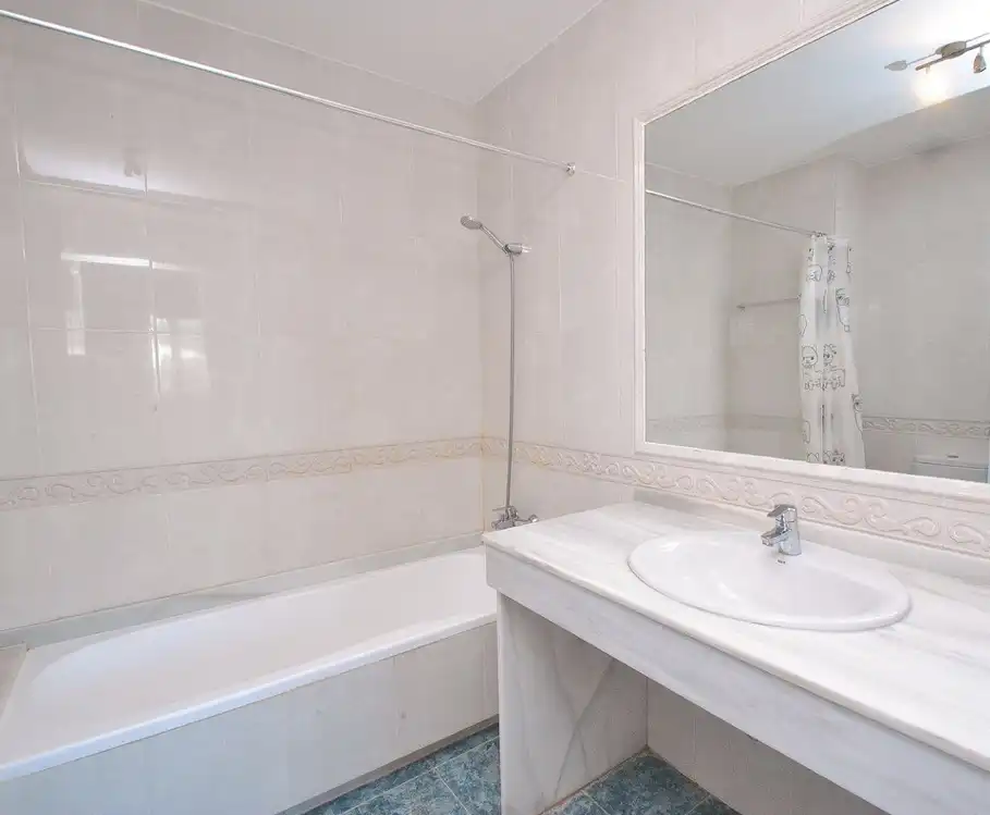Piso con piscina en venta en Elviria - Cabopino, imagen 13