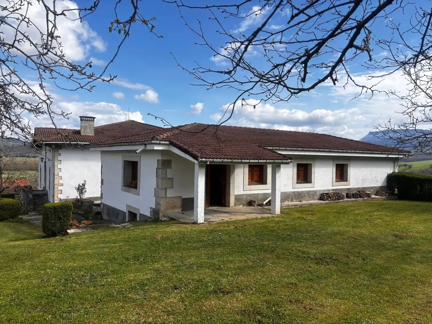 Exterior view of Houses for sale in Valle de Mena  with Private garden, Furnished and Balcony