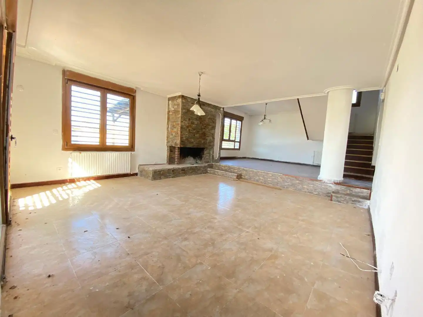 Sala d'estar de Casa o xalet en venda en Condado de Treviño amb Jardí privat, Terrassa i Traster