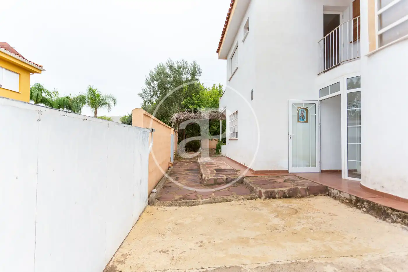 Vista exterior de Casa o xalet en venda en Riba-roja de Túria amb Calefacció, Jardí privat i Terrassa
