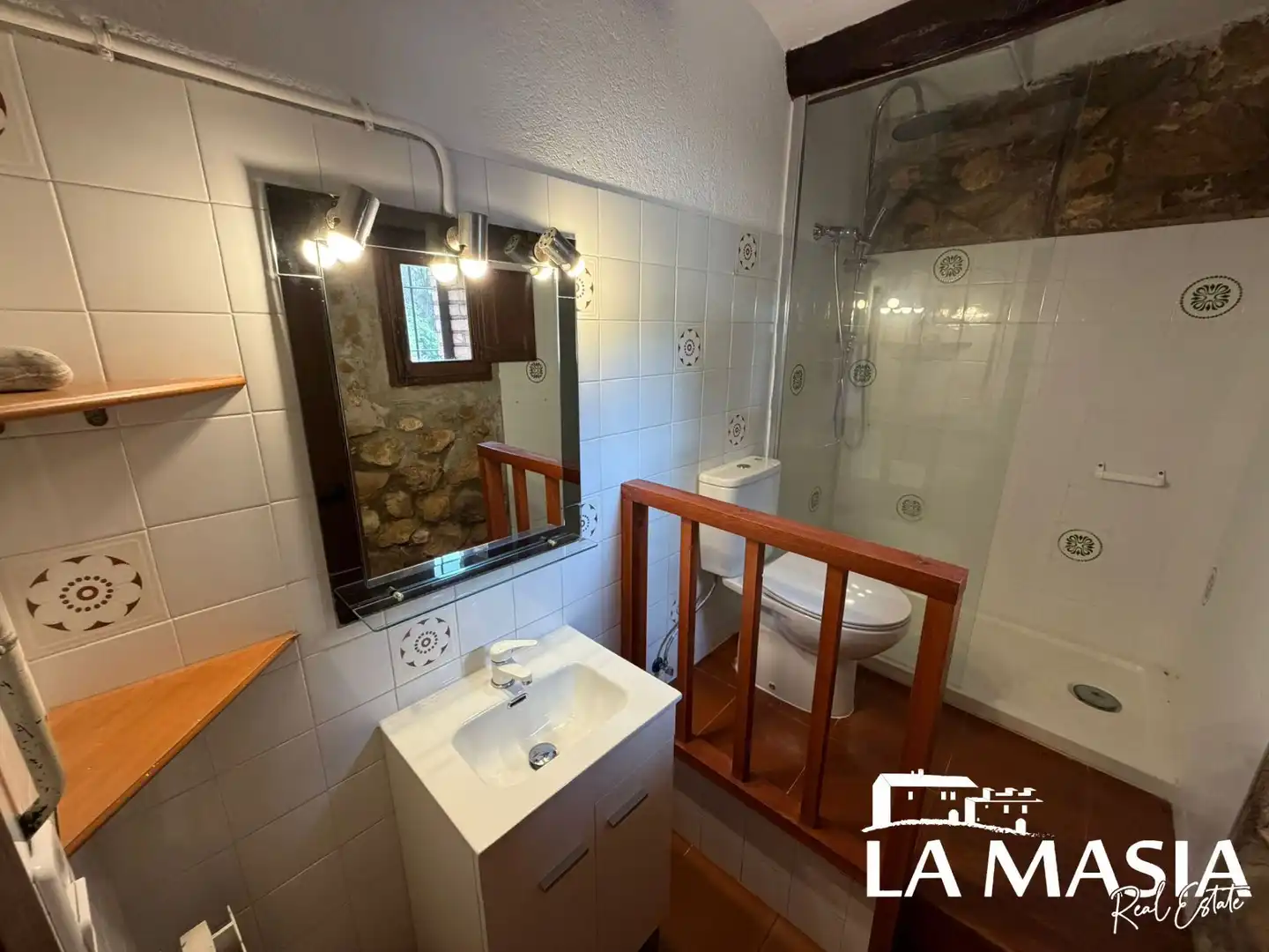 Baño de Finca rústica de alquiler en Canyelles con Aire acondicionado, Calefacción y Trastero