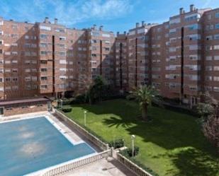 Exterior view of Flat for sale in Coslada  with Parquet flooring, Terrace and Storage room