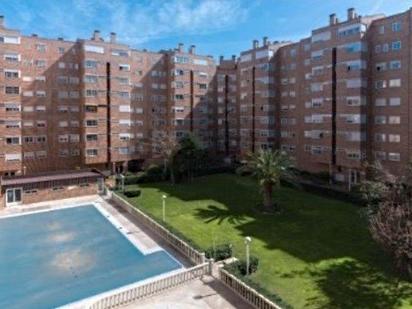 Exterior view of Flat for sale in Coslada  with Terrace and Swimming Pool