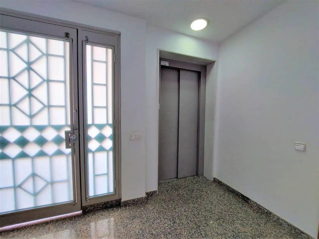Piso de alquiler en Vilanova i la Geltrú con Aire acondicionado, Calefacción y Terraza