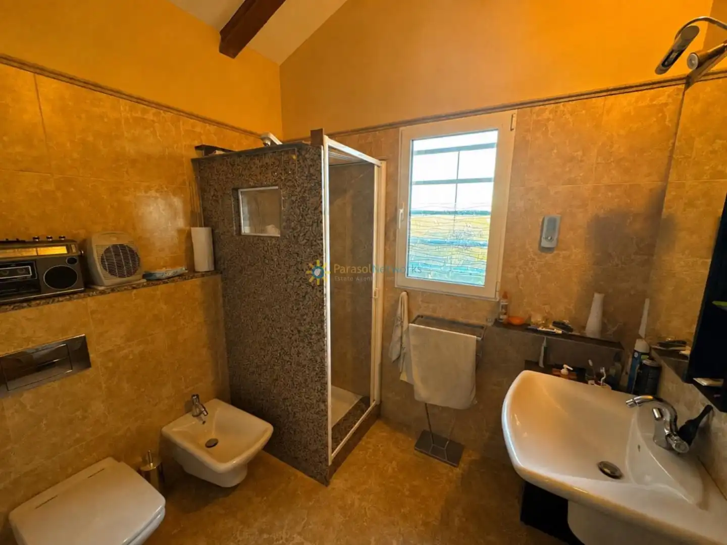 Badezimmer von Haus oder Chalet zum Verkauf in Benigànim mit Klimaanlage, Privatgarten und Terrasse