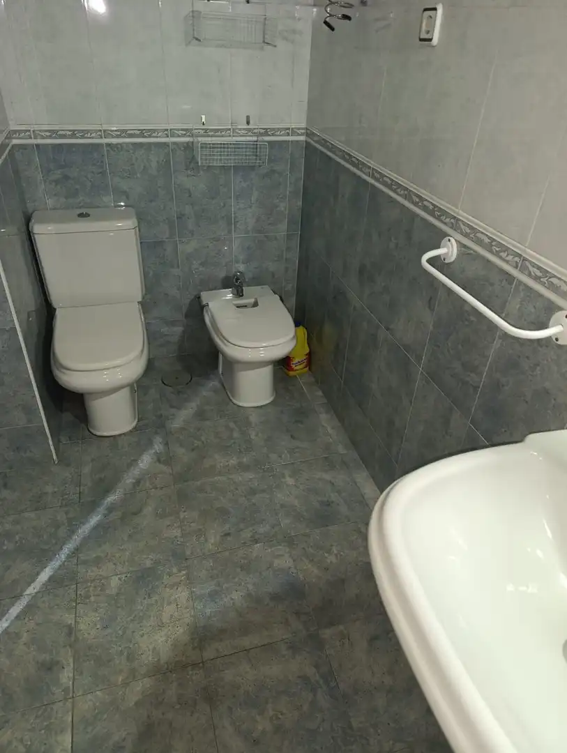 Bany de Dúplex en venda en Linares amb Aire condicionat, Calefacció i Terrassa