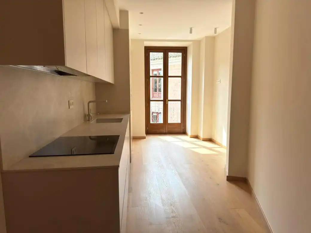 Küche von Wohnung zum Verkauf in Zaragoza mit Klimaanlage, Heizung und Ofen