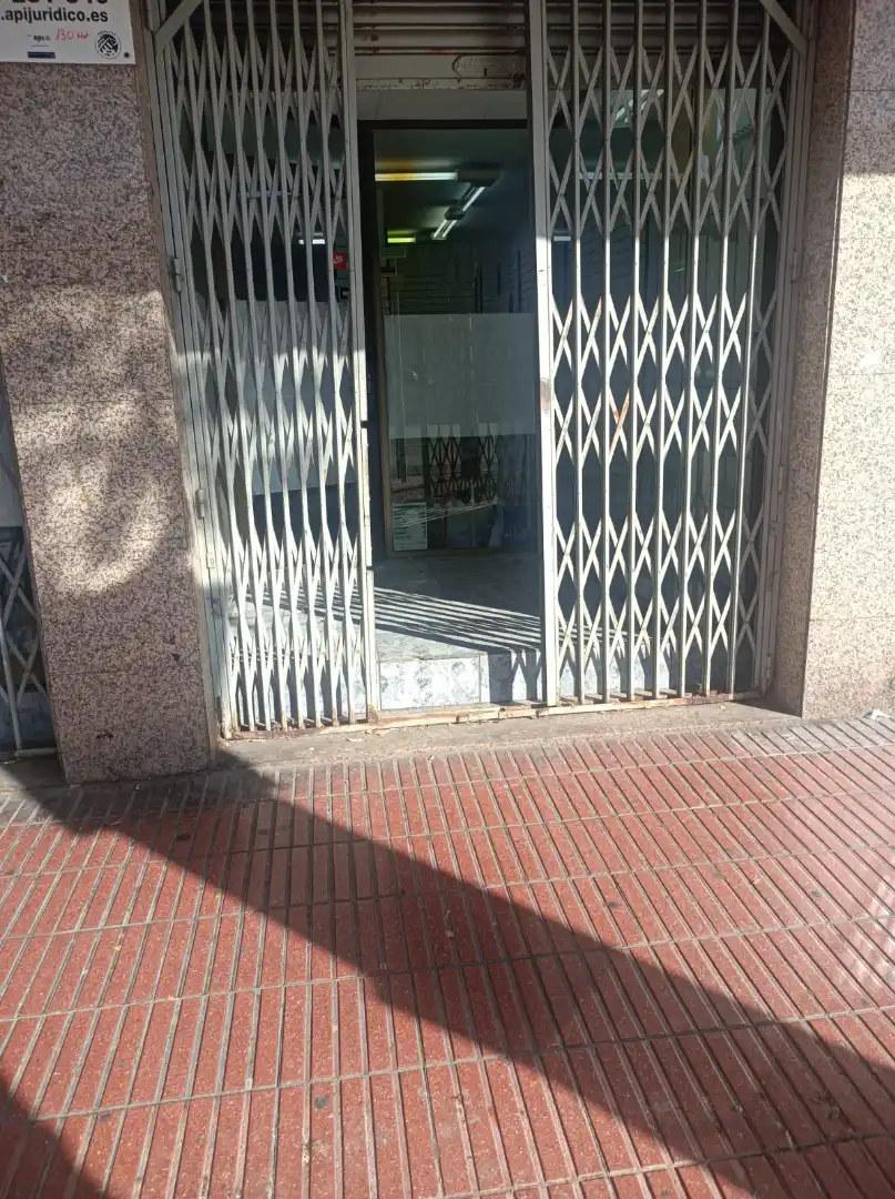 Vista exterior de Local de lloguer en El Prat de Llobregat amb Aire condicionat i Alarma
