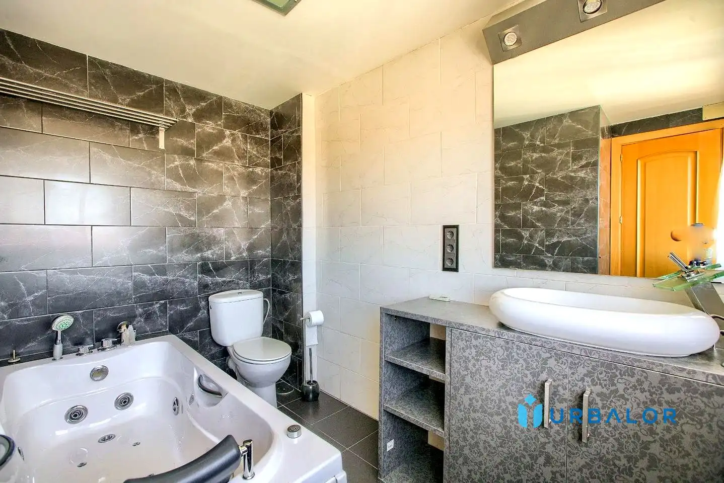Baño de Piso en venta en Alcorcón con Aire acondicionado, Calefacción y Terraza