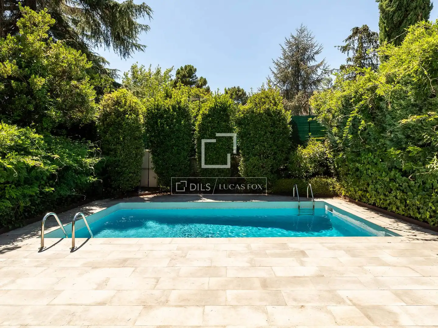 Piscina de Casa o chalet en venta en Majadahonda con Aire acondicionado, Jardín privado y Parquet