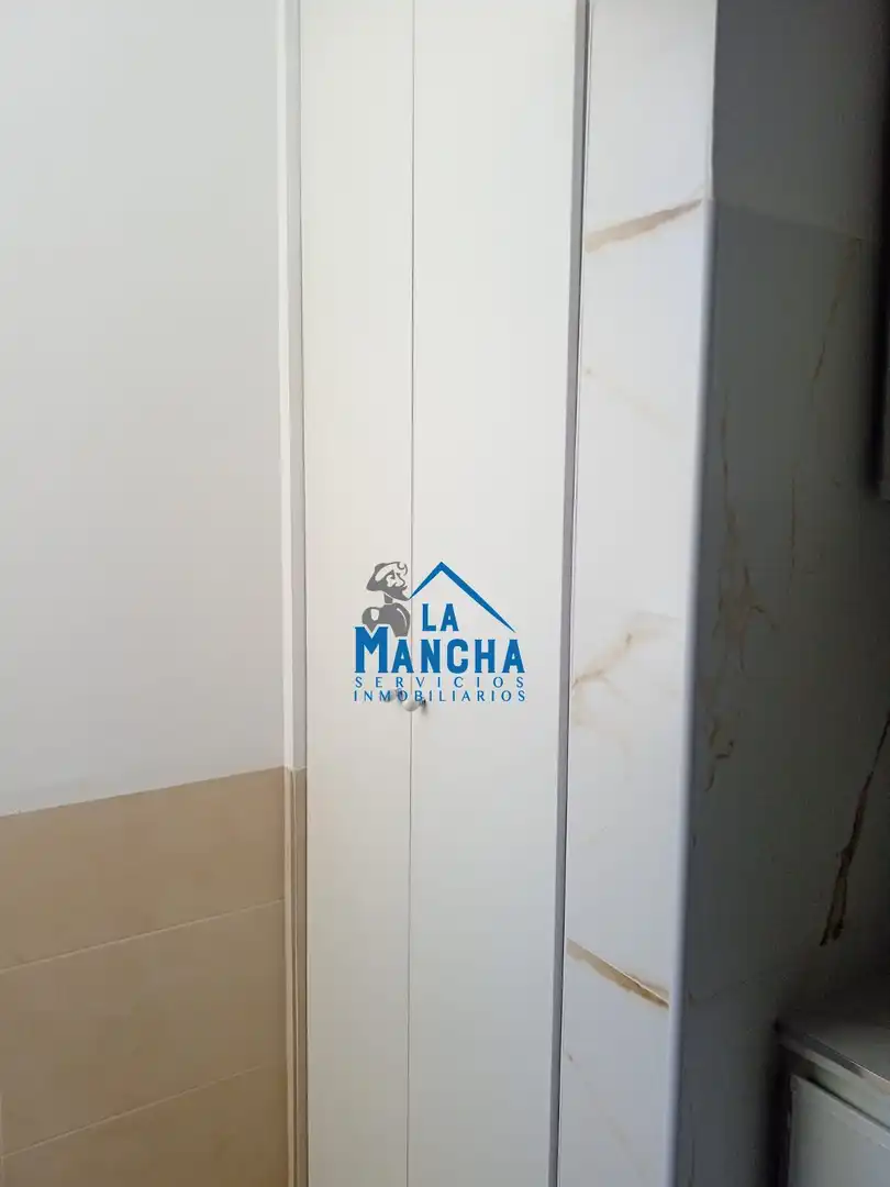 Bathroom of Flat for sale in Almansa  with Furnished and Balcony