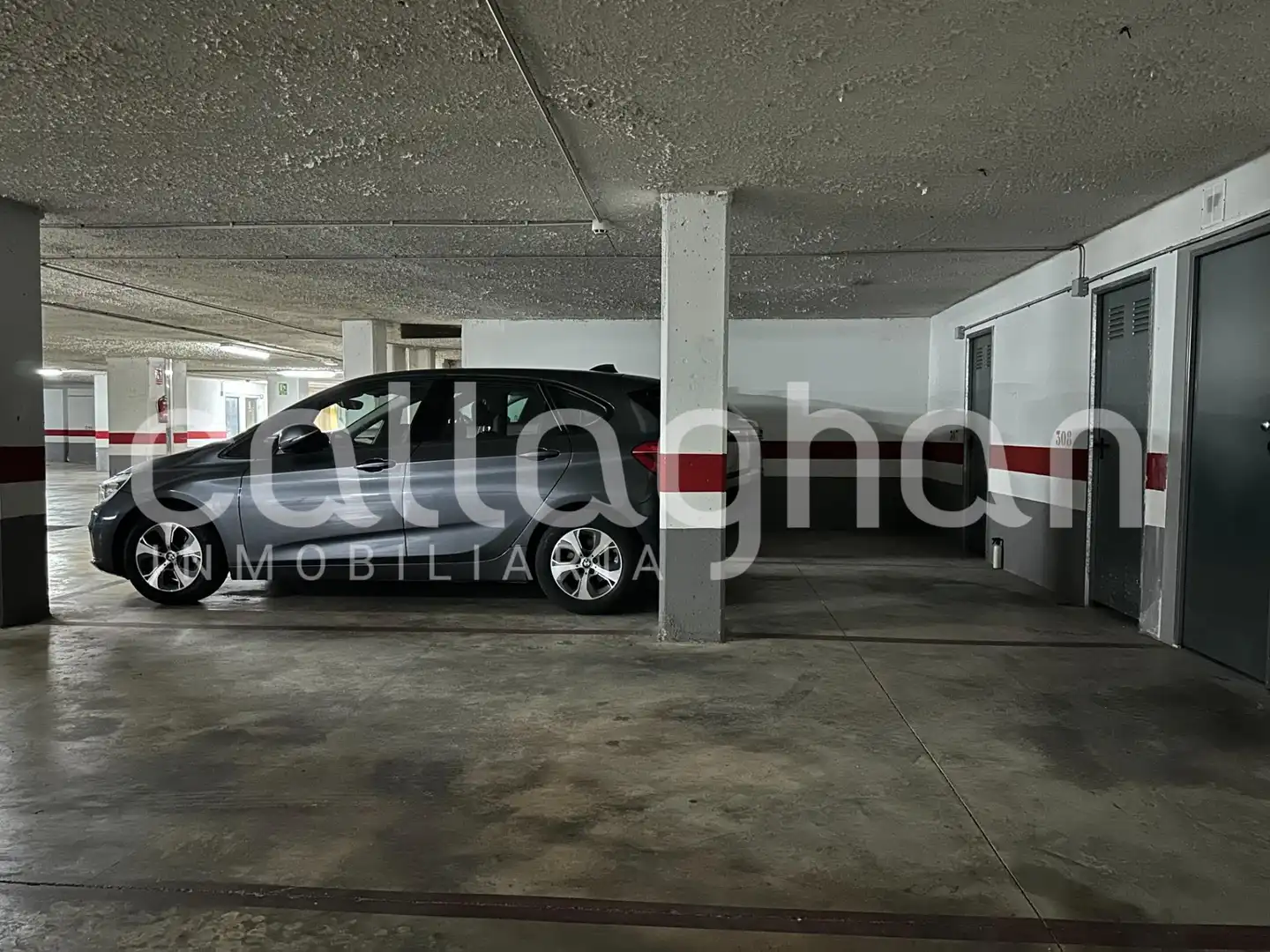Parkplatz von Garage zum Verkauf in Burjassot