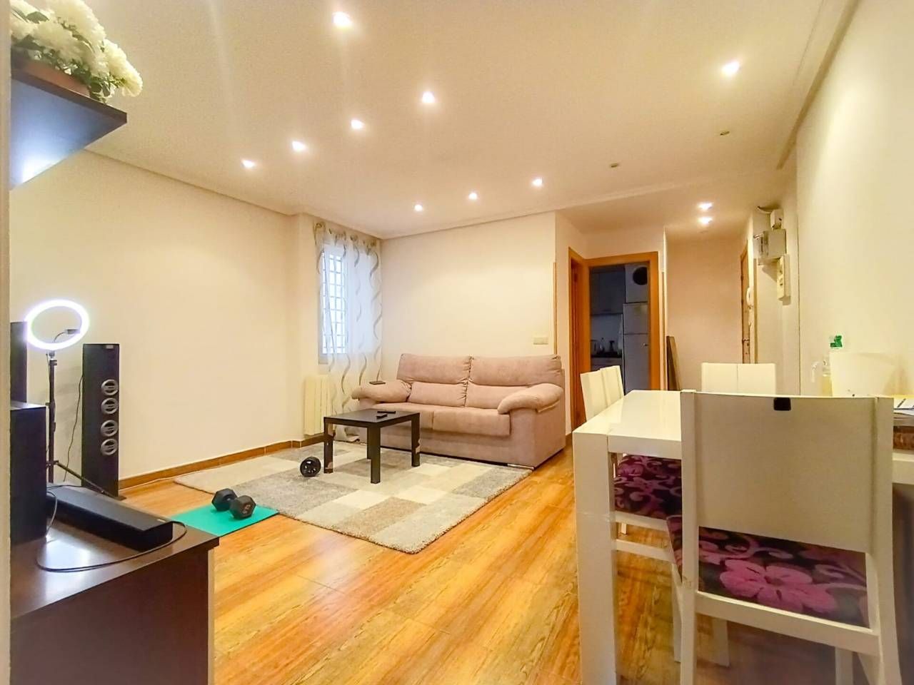 Living room of Flat for sale in Burgos Capital  with Heating, Furnished and Balcony