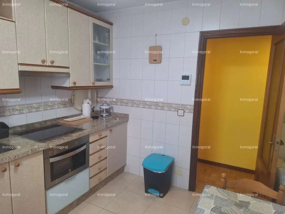 Cocina de Piso en venta en León Capital  con Calefacción, Terraza y Trastero