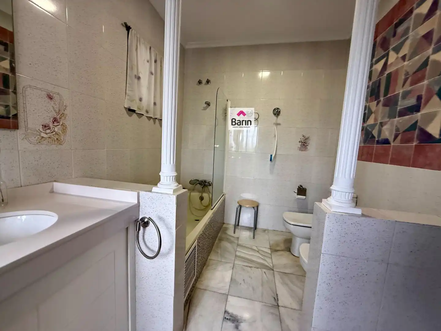 Bany de Casa o xalet en venda en Córdoba amb Jardí privat, Terrassa i Traster