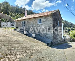 Vista exterior de Casa o xalet en venda en Meis amb Jardí privat i Terrassa