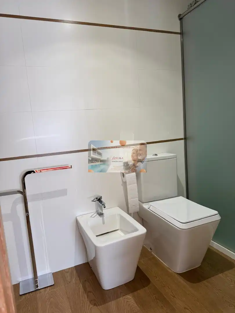 Baño de Piso de alquiler en Benicasim / Benicàssim con Aire acondicionado, Calefacción y Terraza