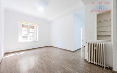 Bedroom of Flat to rent in  Madrid Capital  with Air Conditioner