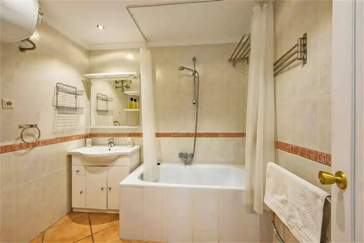 Bathroom of Apartments for rent in Marbella  with Air Conditioner, Furnished and Balcony