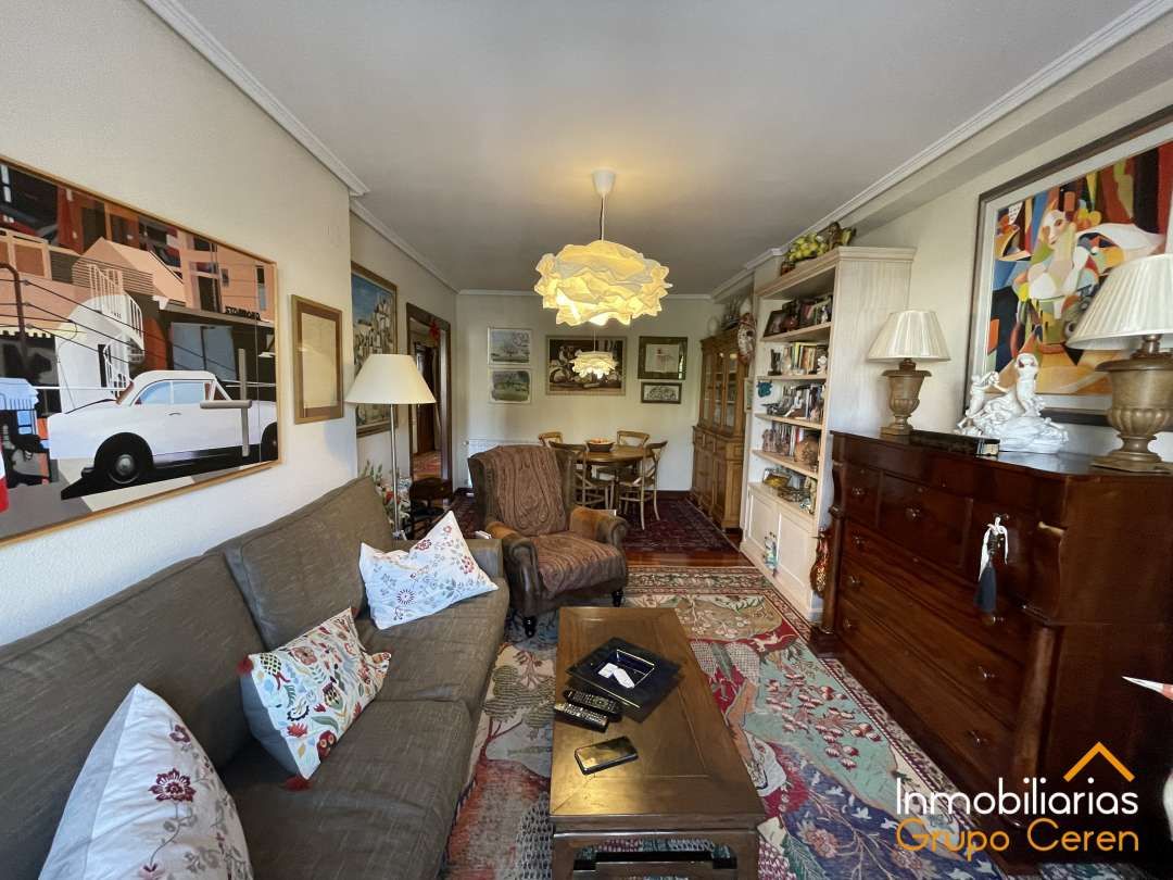 Sala d'estar de Pis en venda en Ezcaray amb Calefacció, Terrassa i Traster