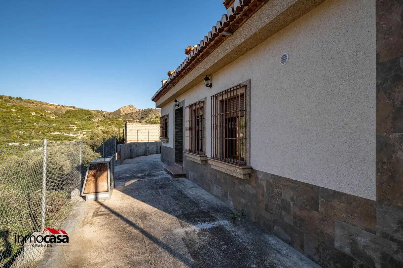 Vista exterior de Casa o chalet en venta en Los Guájares