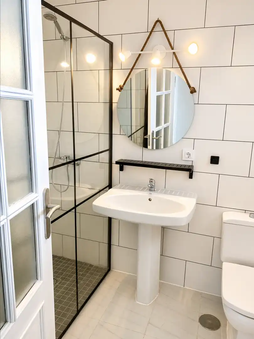 Baño de Apartamento en venta en Sotogrande con Aire acondicionado, Terraza y Amueblado
