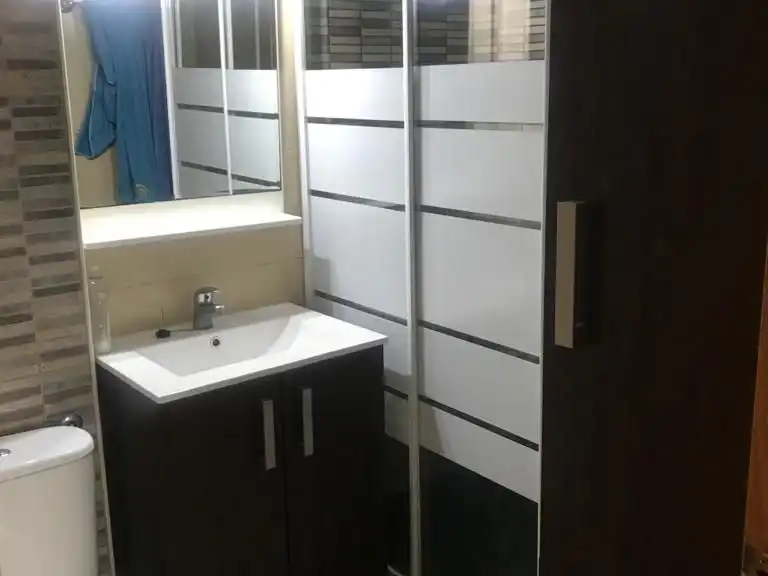 Baño de Piso de alquiler en Sagunto / Sagunt con Aire acondicionado, Calefacción y Jardín privado