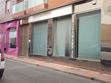 Local comercial en venda a El Ejido Ciudad