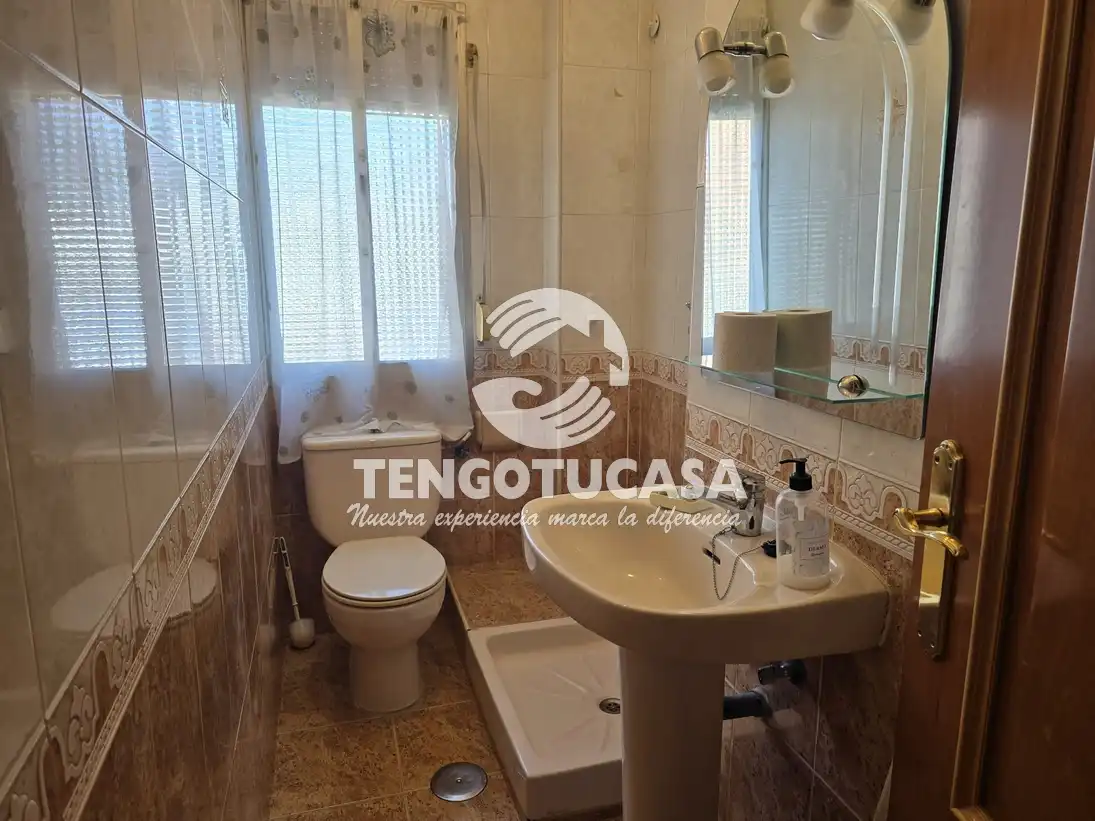 Bathroom of Flat for sale in Madrid  with Heating, Storage room and Furnished