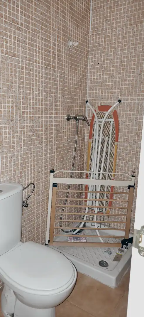 Baño de Dúplex en venta en Dos Hermanas con Aire acondicionado, Trastero y Horno