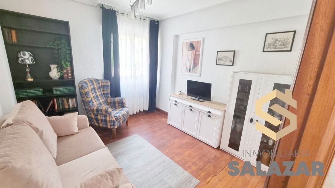 Living room of Flat to rent in Bilbao   with Heating