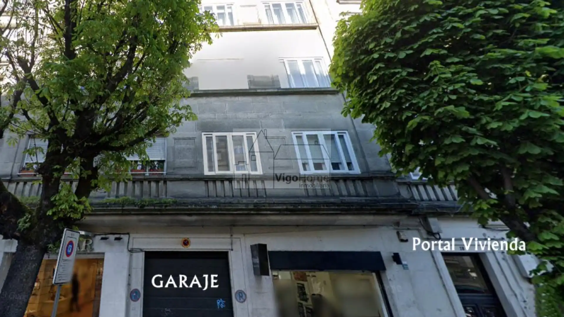 Vista exterior de Piso de alquiler en Vigo  con Calefacción