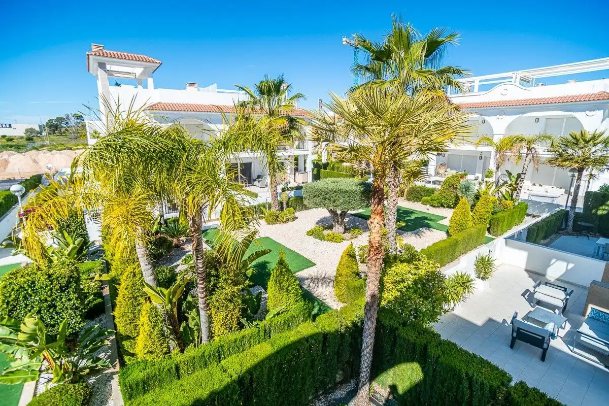 Vista exterior de Casa o xalet en venda en Rojales amb Jardí privat i Terrassa