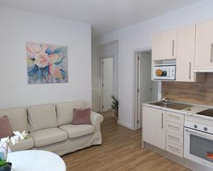 Dormitori de Apartament de lloguer en Málaga Capital amb Aire condicionat, Terrassa i Moblat