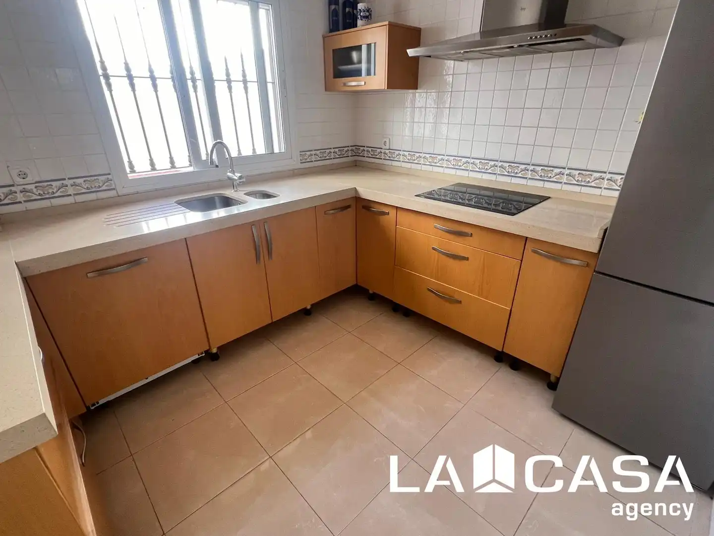 Cocina de Casa adosada de alquiler en Dos Hermanas con Terraza